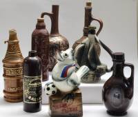Бутылки штофы 8 штук от бальзамов водки вина керамика металл