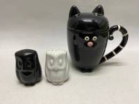 Чашка с крышкой и емкости для специй