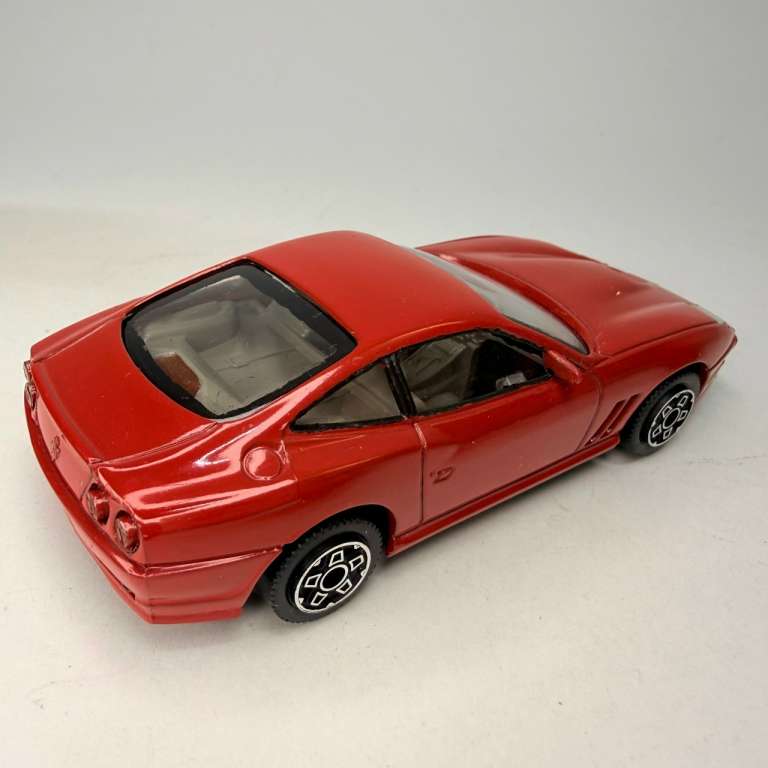 Модель BBurago Ferrari 550 Maranello в коробке