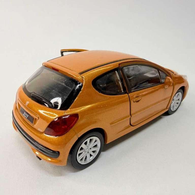 Welly Peugeot 207 1:43 в коробке
