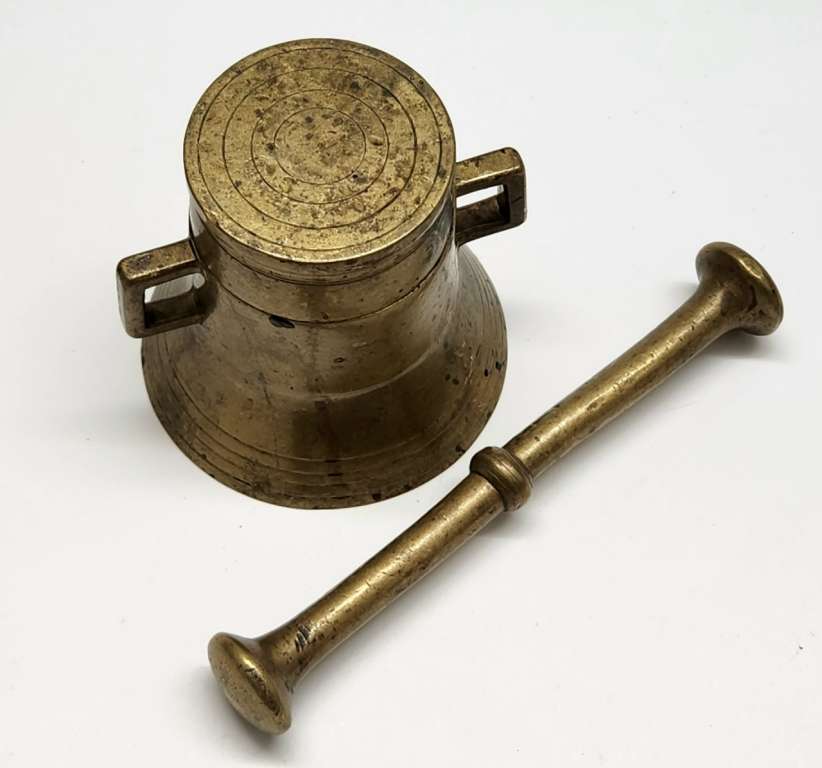 Ступка с пестиком и ручками латунная старинная большая