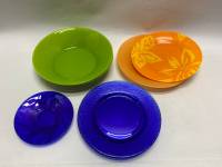 Тарелки десертные, суповые разноцветные, стекло