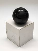 Сувенир Земной шар черный Австрия стекло диаметр 6 см новый в коробке стильный подарок