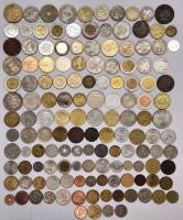 Набор иностранных монет 140 штук