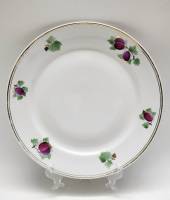 Тарелка столовая фарфор СССР Пролетарий Крыжовник ручная роспись винтаж 1960-е есть скол