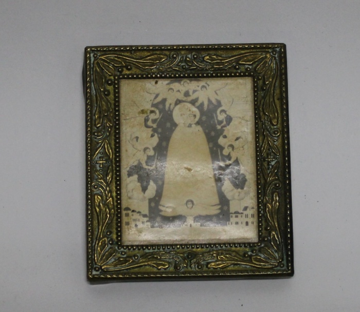 Икона в металической оправе (сост на фото)