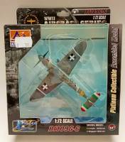 Модель самолет 1:72 BF109G-6 цветные полоски на хвосте в коробке блистере