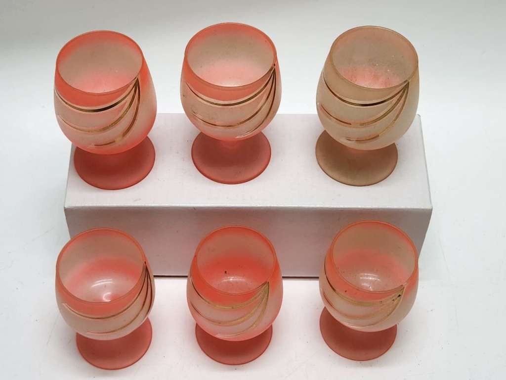 Рюмки 6 штук цветное розовое стекло напыление