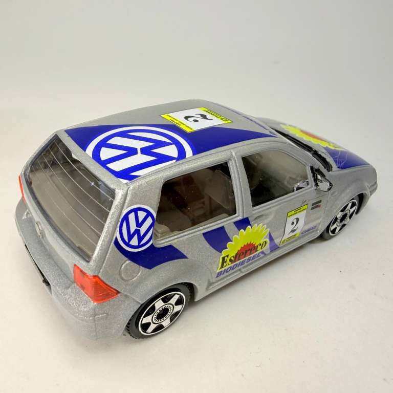 Модель BBurago Volkswagen Golf Rally в коробке