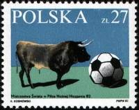 (1982-023) Марка Польша "Бык и мяч"    ЧМ по футболу 1982 Испания II Θ