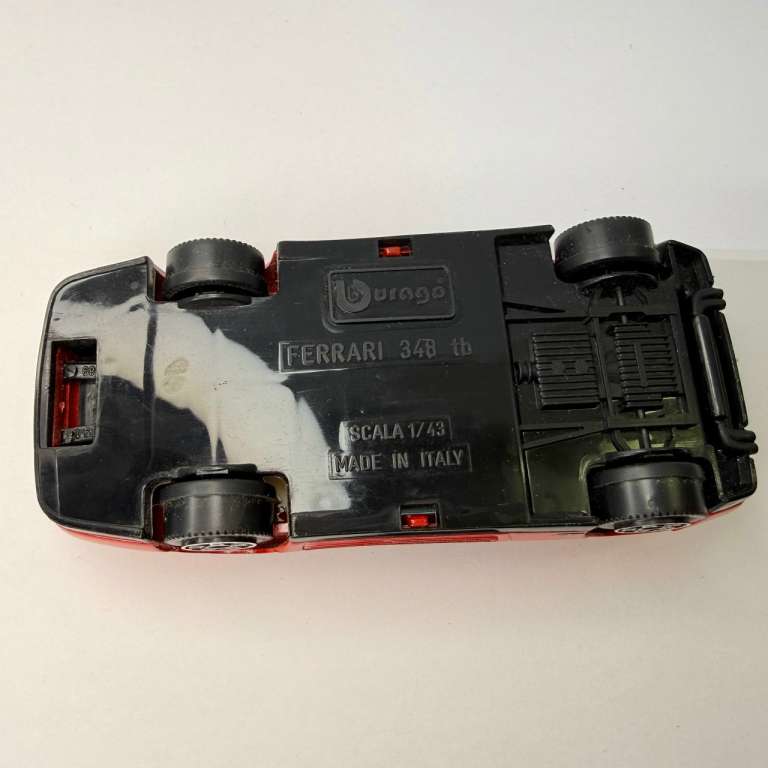 Модель BBurago Ferrari 348 tb в коробке