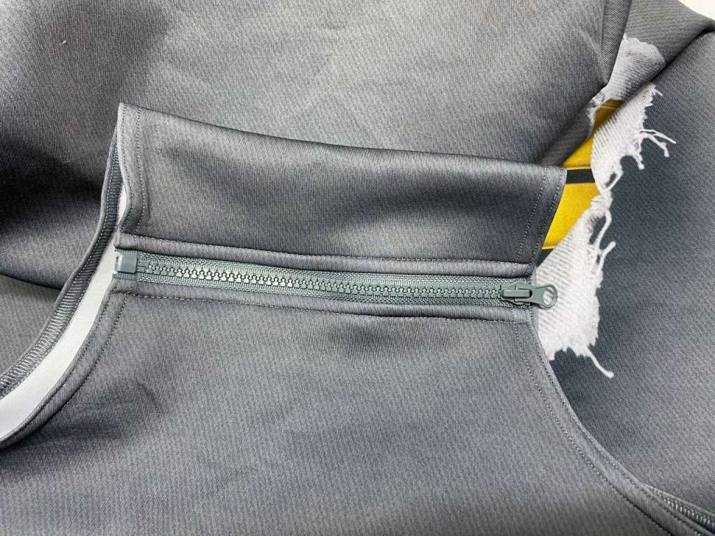 Чехол для чемодана