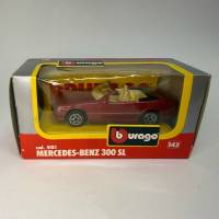 Модель автомобиля Mercedes-Benz 300 SL 1:43 Bburago в коробке