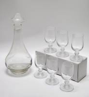 Штоф (графин) и 6 рюмок новых стекло