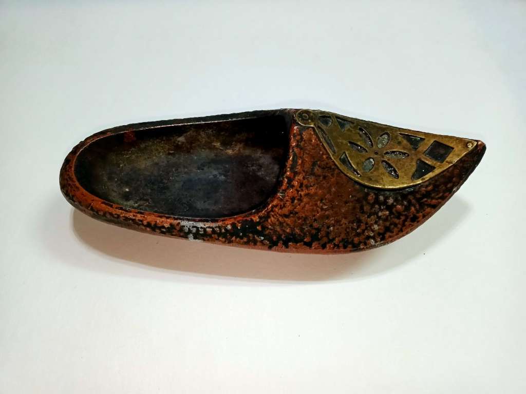 Пепельница Башмак  СССР металл (сост. на фото)