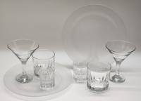 Бокалы д/ мартини стаканы д/ виски стопки тарелки праздничная сервировка на 2 персоны романтика ужин